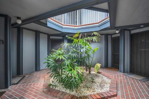 Condo in Orlando, Florida, 2 bedrooms  № 1916470 - photo 2