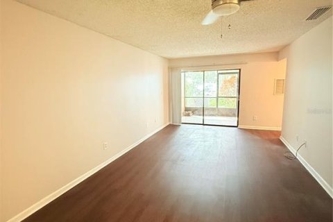 Condo in Orlando, Florida, 2 bedrooms  № 1916470 - photo 5