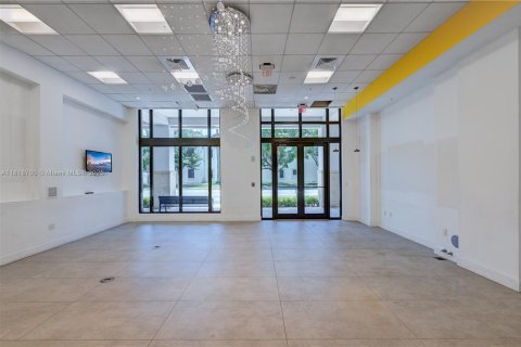 Commercial property in Coral Gables, Florida № 1888867 - photo 1