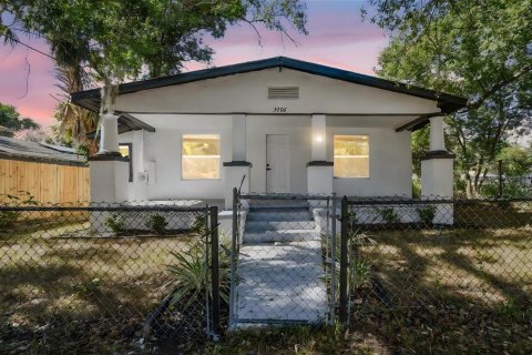 House in Tampa, Florida 4 bedrooms, 100.33 sq.m. № 2230666