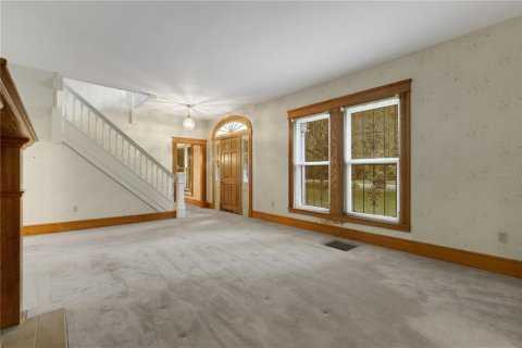 House in Bartow, Florida 6 bedrooms, 442.21 sq.m. № 2201550 - photo 6