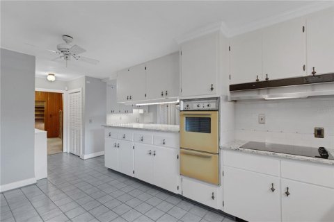 Купить виллу или дом в Бартоу, Флорида 13 комнат, 442.21м2, № 2201550 - фото 12