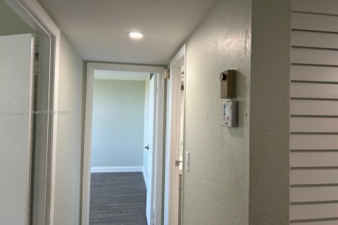 Copropriété à louer à Lauderhill, Floride: 2 chambres, 98.48 m2 № 1961382 - photo 6