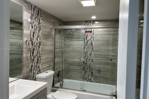 Copropriété à louer à Lauderhill, Floride: 2 chambres, 98.48 m2 № 1961382 - photo 17