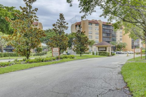 Copropriété à louer à Lauderhill, Floride: 2 chambres, 98.48 m2 № 1961382 - photo 2
