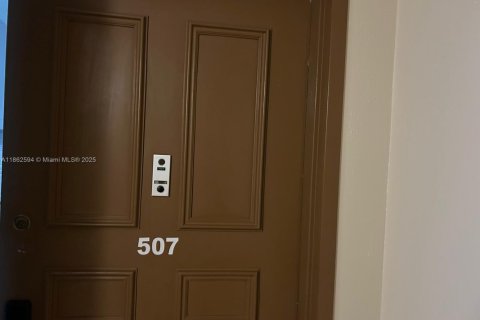 Copropriété à louer à Lauderhill, Floride: 2 chambres, 98.48 m2 № 1961382 - photo 4