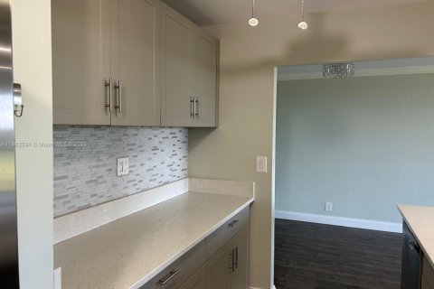 Copropriété à louer à Lauderhill, Floride: 2 chambres, 98.48 m2 № 1961382 - photo 10