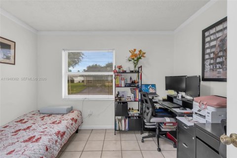 House in Miami, Florida 3 bedrooms, 118.54 sq.m. № 2004369 - photo 5