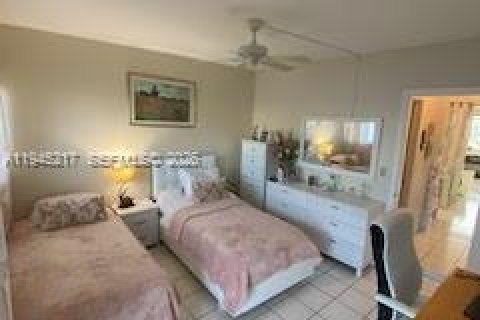 Купить кондоминиум в Халландейл-Бич, Флорида 1 спальня, 58.06м2, № 2002274 - фото 11