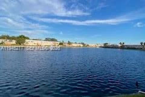 Кондоминиум с 1 спальней в Халландейл-Бич, Флорида № 2002274