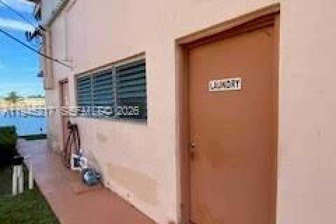 Купить кондоминиум в Халландейл-Бич, Флорида 1 спальня, 58.06м2, № 2002274 - фото 14