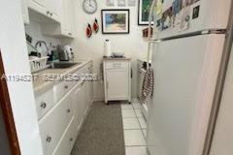 Купить кондоминиум в Халландейл-Бич, Флорида 1 спальня, 58.06м2, № 2002274 - фото 7