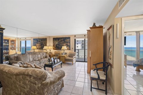 Condo in Miami Beach, Florida, 1 bedroom  № 2013885 - photo 7