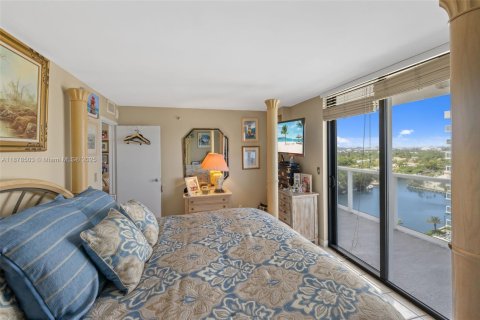 Condo in Miami Beach, Florida, 1 bedroom  № 2013885 - photo 26