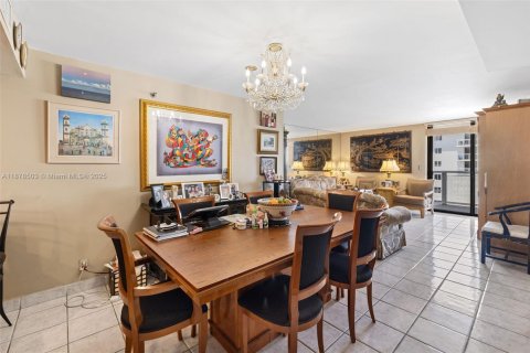 Condo in Miami Beach, Florida, 1 bedroom  № 2013885 - photo 5