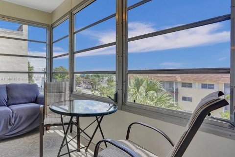 Condo in Lauderhill, Florida, 1 bedroom  № 1850333 - photo 17