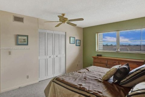 Condo in Lauderhill, Florida, 1 bedroom  № 1850333 - photo 8