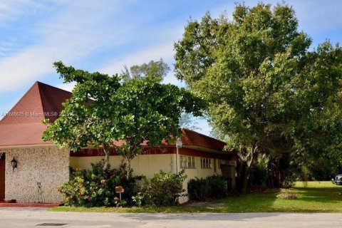Condo in Lauderhill, Florida, 1 bedroom  № 1850333 - photo 19