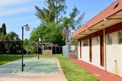 Condo in Lauderhill, Florida, 1 bedroom  № 1850333 - photo 16