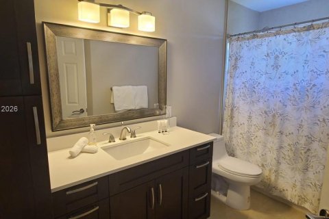 Casa en venta en Hialeah, Florida, 4 dormitorios, 215.53 m2 № 2044438 - foto 23