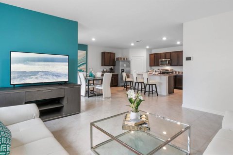 Casa en venta en Winter Haven, Florida, 4 dormitorios, 169.83 m2 № 1561108 - foto 12