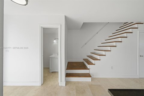 Copropriété à louer à Miami, Floride: 2 chambres, 117.61 m2 № 1999612 - photo 6