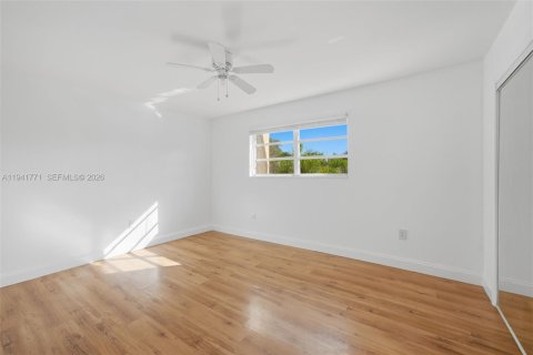 Copropriété à louer à Miami, Floride: 2 chambres, 117.61 m2 № 1999612 - photo 17