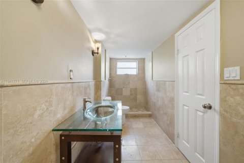 Copropriété à louer à Miami, Floride: 2 chambres, 117.61 m2 № 1999612 - photo 16