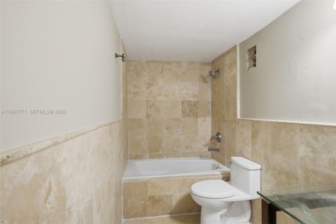 Copropriété à louer à Miami, Floride: 2 chambres, 117.61 m2 № 1999612 - photo 19