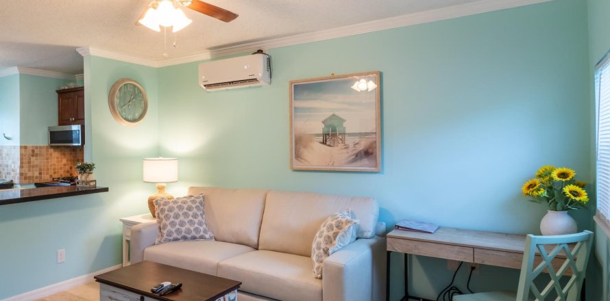 Propiedad comercial en West Palm Beach, Florida 3 habitaciones, 46.45 m2 № 2250753