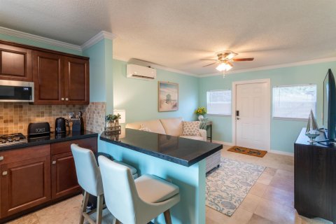 Propiedad comercial en alquiler en West Palm Beach, Florida, 3 habitaciones, 46.45 m2 № 2250753 - foto 4