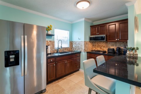 Propiedad comercial en alquiler en West Palm Beach, Florida, 3 habitaciones, 46.45 m2 № 2250753 - foto 5