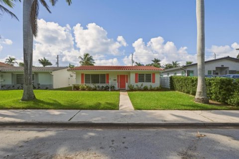 Casa en Hollywood, Florida 3 dormitorios, 159.7 m2 № 2188952
