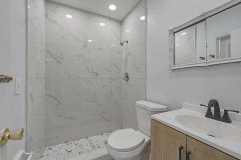 House in Hollywood, Florida 3 bedrooms, 159.7 sq.m. № 2188952 - photo 13