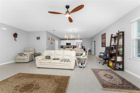 House in Punta Gorda, Florida 4 bedrooms, 188.78 sq.m. № 2118796 - photo 9