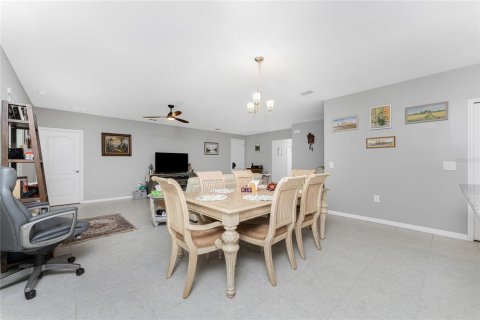 House in Punta Gorda, Florida 4 bedrooms, 188.78 sq.m. № 2118796 - photo 16