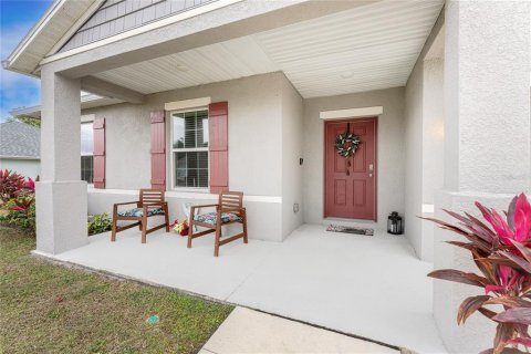 House in Punta Gorda, Florida 4 bedrooms, 188.78 sq.m. № 2118796 - photo 3