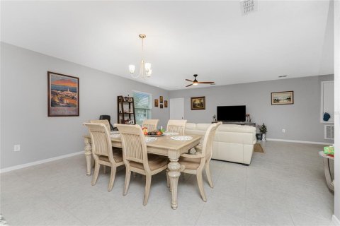 House in Punta Gorda, Florida 4 bedrooms, 188.78 sq.m. № 2118796 - photo 17