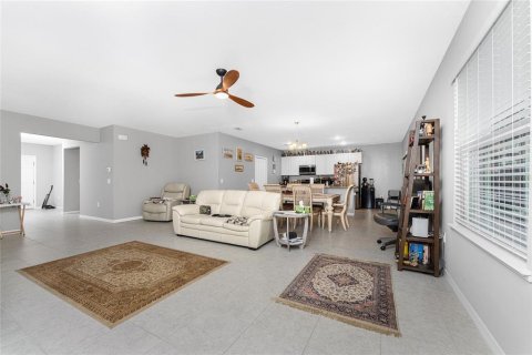 House in Punta Gorda, Florida 4 bedrooms, 188.78 sq.m. № 2118796 - photo 8