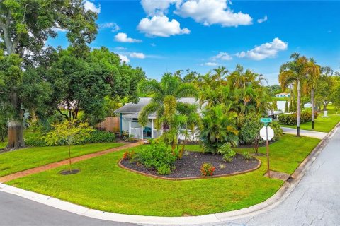 Casa en venta en Saint Petersburg, Florida, 2 dormitorios, 104.24 m2 № 2387553 - foto 30