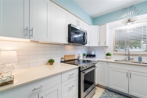 Casa en venta en Saint Petersburg, Florida, 2 dormitorios, 104.24 m2 № 2387553 - foto 10