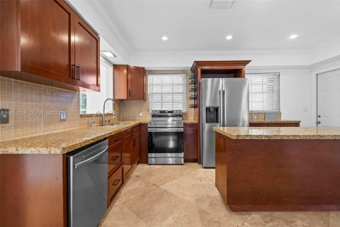 Снять в аренду виллу или дом в Холливуд, Флорида 4 спальни, 164.99м2, № 1992454 - фото 7