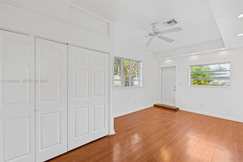 Снять в аренду виллу или дом в Холливуд, Флорида 4 спальни, 164.99м2, № 1992454 - фото 17