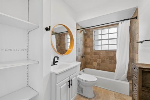 Снять в аренду виллу или дом в Холливуд, Флорида 4 спальни, 164.99м2, № 1992454 - фото 15