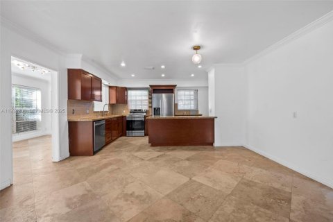 Снять в аренду виллу или дом в Холливуд, Флорида 4 спальни, 164.99м2, № 1992454 - фото 6