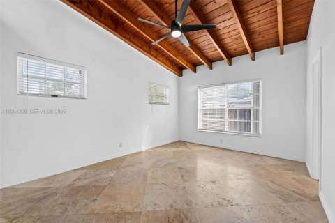 Снять в аренду виллу или дом в Холливуд, Флорида 4 спальни, 164.99м2, № 1992454 - фото 10