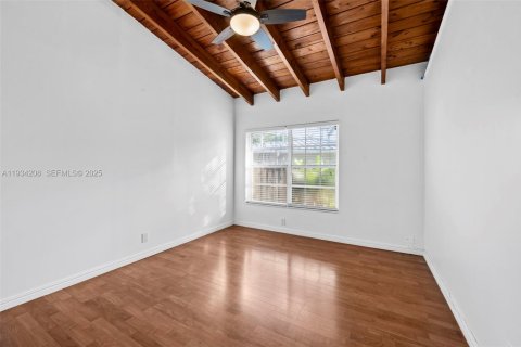 Снять в аренду виллу или дом в Холливуд, Флорида 4 спальни, 164.99м2, № 1992454 - фото 14