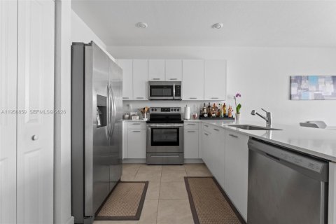 House in Miami, Florida 3 bedrooms, 143.53 sq.m. № 2010745 - photo 10