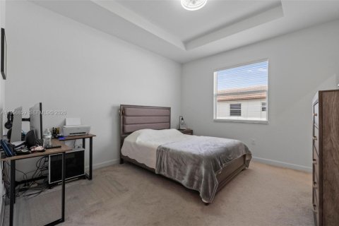 House in Miami, Florida 3 bedrooms, 143.53 sq.m. № 2010745 - photo 26