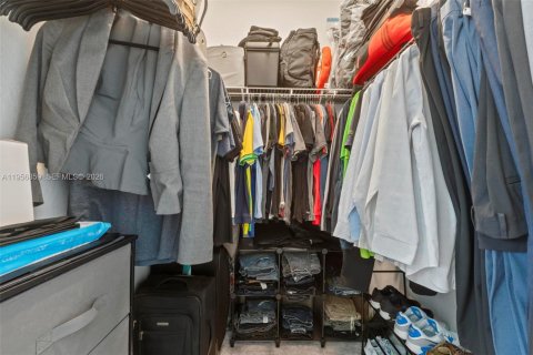 House in Miami, Florida 3 bedrooms, 143.53 sq.m. № 2010745 - photo 28